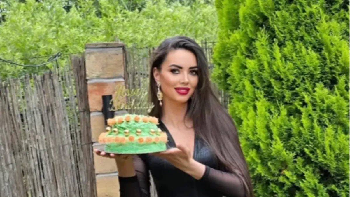 Ćerka naše pevačice izgleda kao avion, stekla je i visoko obrazovanje: Zajedno slave rođendan, sve pršti od ljubavi (FOTO)