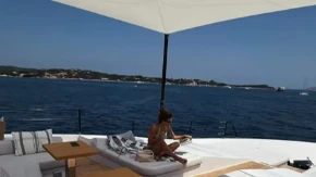 Hotel sa pet zvezdica, privatna plaža i luksuz na svakom koraku: Evo gde letuje ćerka Željka Mitrovića (FOTO)