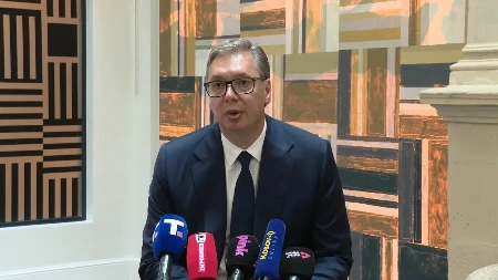 Vučić se obraća iz Pariza! 