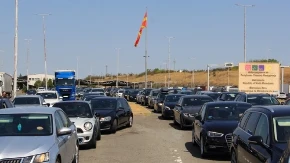 Šok na granici: Srbi usred višesatne kolone uradili nešto što niko nije očekivao – snimak gori na mrežama