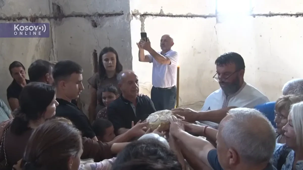 Srbi došli da slave, dočekale ih pesme o OVK! Jezive provokacije u Krajštu kod Lipljana