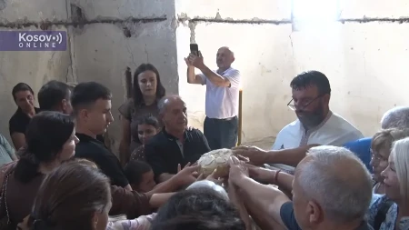Srbi došli da slave, dočekale ih pesme o OVK! Jezive provokacije u Krajštu kod Lipljana