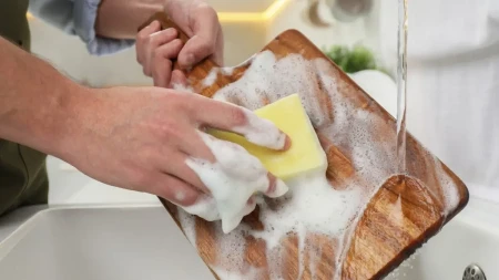 Drvena ili plastična daska? Evo na kojoj se zapravo krije više bakterija