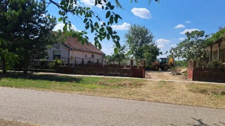 Kuća sa placem od 35 ari za samo 15.000 evra! Uz malo ulaganja može da postane dom iz snova