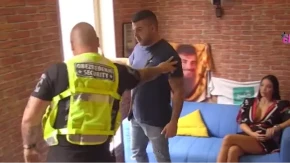 Asmin kao razjarena zver! Zaleteo se na Daču u Eliti, obezbeđenje hitno moralo da reaguje