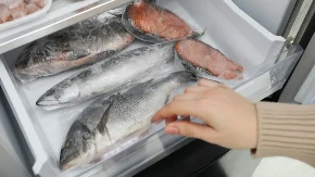 Kako se pravilno odmrzava riba? Nikako u vruću vodu, ima da je upropasti skroz