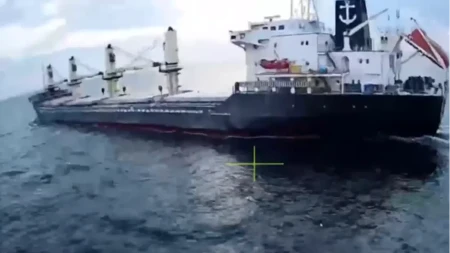 „Geranj-2“ se zakucao u brod u Crnom moru: Rusi objavili snimak (VIDEO)