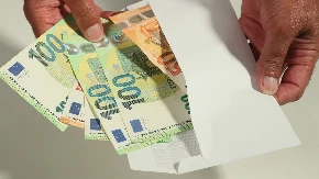 Promenio se kurs: Evo šta se dešava sa evrom i dolarom, oglasila se NBS