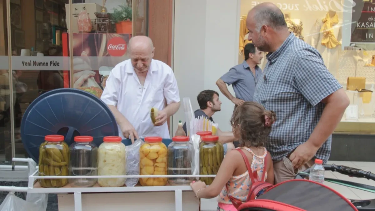  Ne izlazite na ulicu, bez kiselog krastavca: Milioni ljudi ovo rade, kad čujete za šta je dobro i vi ćete