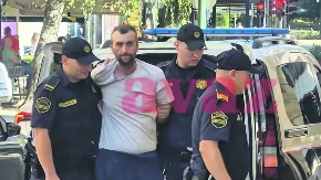 Pravio haos! Adnan koji je ubio majku i brata skinuo se pred sudijom polugo i vređao je: Evo koje reči joj je govorio 