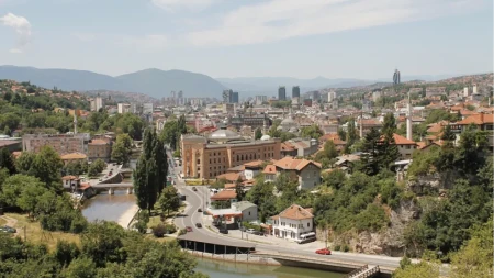 Rafal na Srbe u Bosni! FBiH: Meci pogodili rasvetu rasvetu na mestu gde se okupljaju!