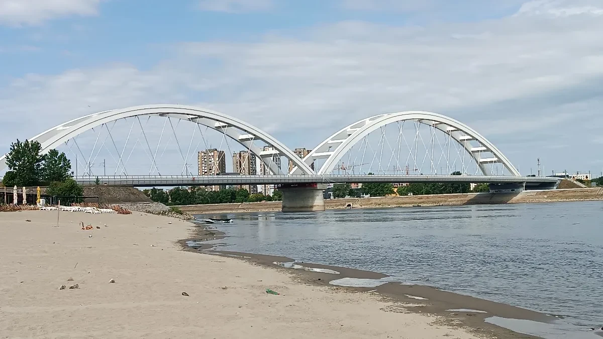 Nestaje voda iz Dunava! Mere i ne veruju šta vide, isplivale bombe sa dna!