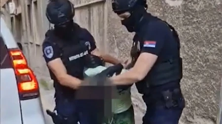 Upao ženi u dvorište, pa čak napao i policajce: Drama kod Lazarevca 