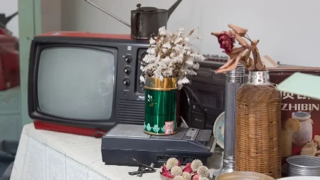 Ovu lampu mnogi još imaju na tavanu ili u podrumu, a danas može da vredi i do 2.000 evra (VIDEO)