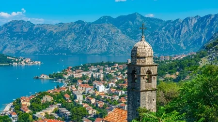 Letovanje u Crnoj Gori 2026: Ovo su aktuelne cene smeštaja, hrane i svega što će vam trebati