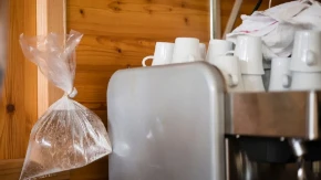 Muve me izludele, a onda sam se setila starog trika iz mesare: Jedna kesa s vodom i novčići napravili su čudo