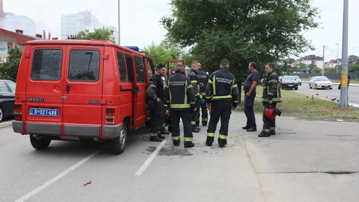 Buknuo požar tokom žetve kod Zvornika: Vatra potpuno unštila mašinu i progutala njive sa pšenicom