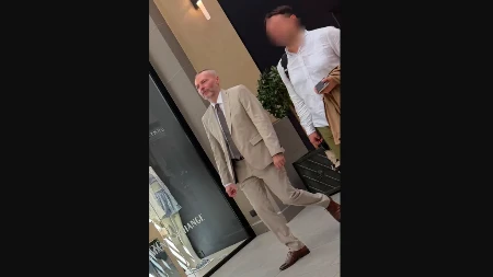 Nedavno se vadio na druge zbog izmišljotine o "zvučnom topu"... A znate šta sada radi? Uživa u onome što je Vučić stvorio! 