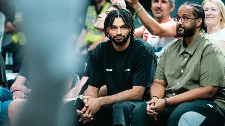 NBA zvezda gleda Srbiju! Veliki Jokićev prijatelj u prvom redu (VIDEO)