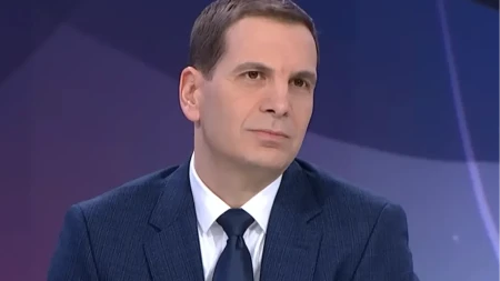 "Kraj priče, zatvaraš DSS dućan!" Piper: Vračarski Francuz nije smeo da dođe ispred ambasade