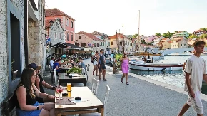"Hrvatska je skuplja od Pariza, Londona i Njujorka" Ostao je u šoku kada mu je konobar doneo račun za kafu