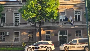 Monstrum koji je ubio majku i brata izolovan u zatvoru! Zbog agresivnog ponašanja povremeno ga vezuju