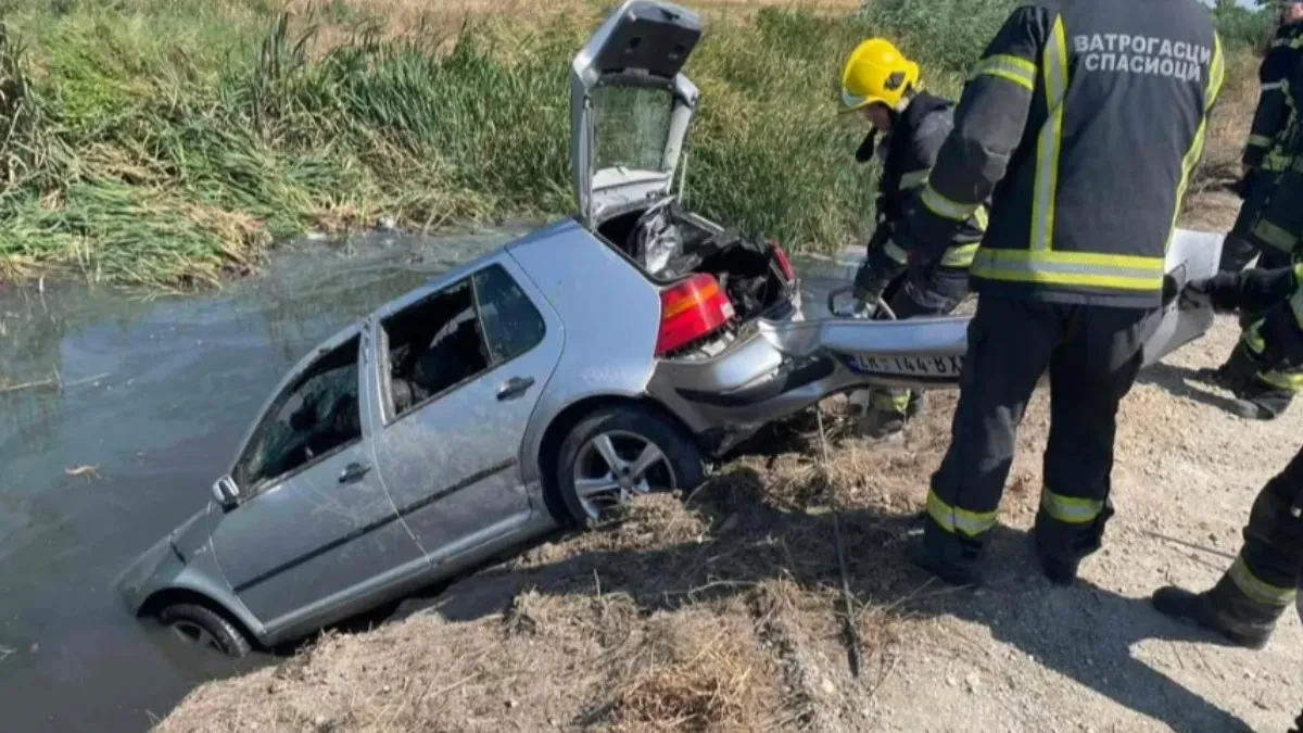 Vraćali se sa pecanja, pa sleteli u kanal?! U potopljenom "golfu" pronađena tela dva muškarca i žene (FOTO)