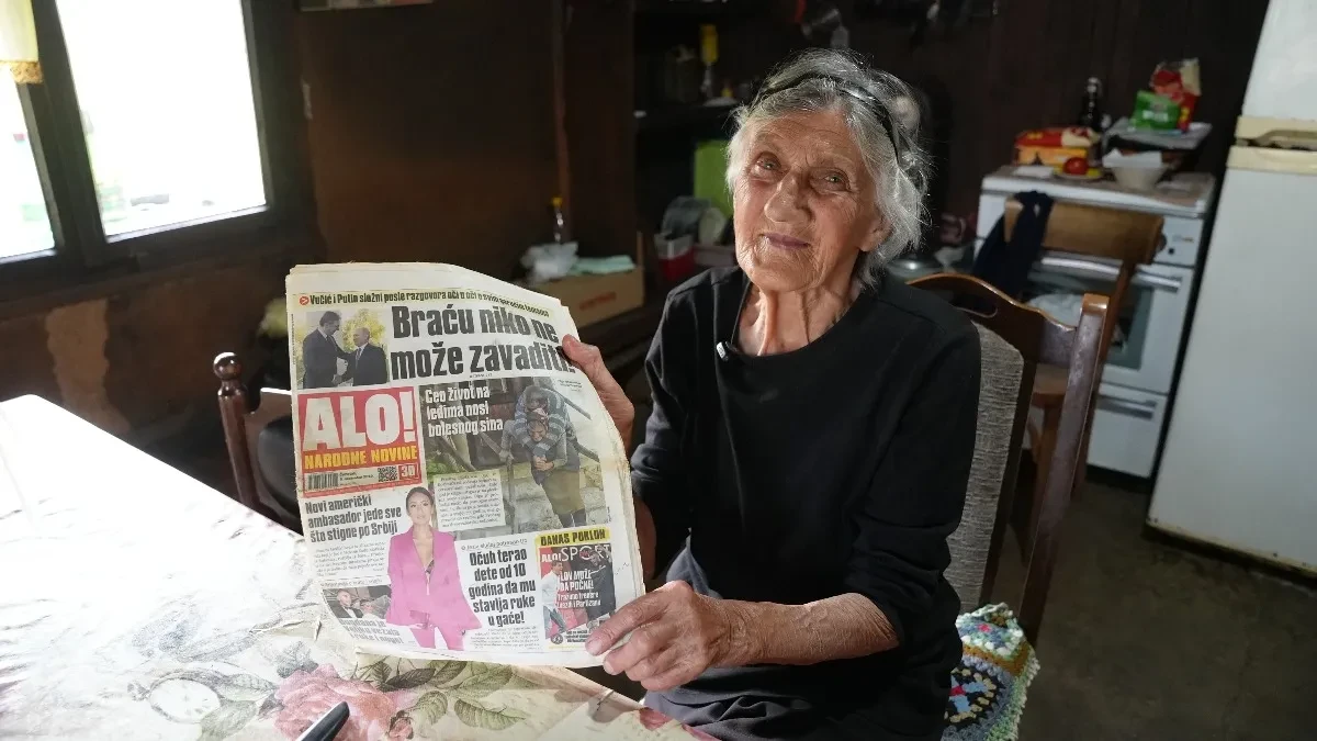 Olga je bolesnog sina 60 godina nosila na leđima: "Za moje dete ništa nije bilo teško, nosila bih ga još da je živ" (FOTO)