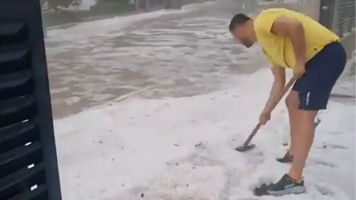 Nestvaran prizor na oko 100 kilometara od granice Srbije: Sve se zabelelo kao usred zime! (VIDEO)