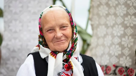Naše bake su ga držale kod ulaznih vrata, štitio kuću od zla: Evo zašto su 1 namirnicu iz kuhinje stavljale u ćoškove