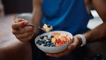Šta jesti za večeru ako imate helikobakteriju? Ove namirnice mogu da umire želudac i olakšaju san