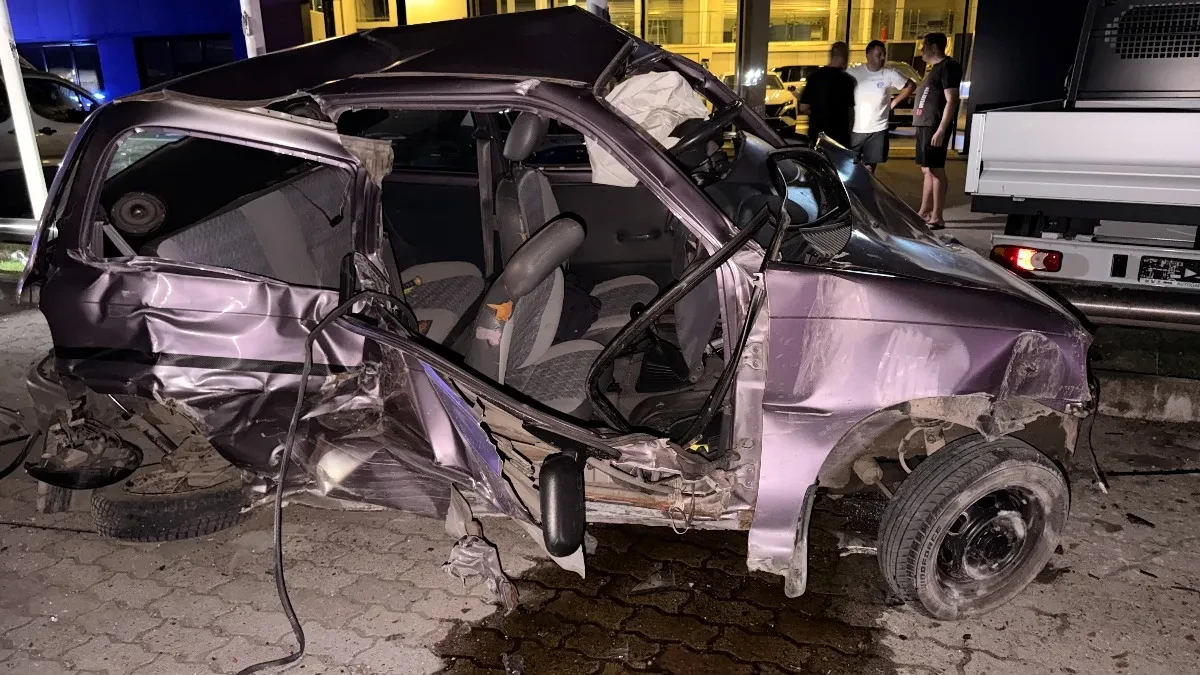 Prvi snimci užasa sa Ibarske magistrale: Vozilo smrskano do neprepoznatljivosti, ima teško povređenih (FOTO + VIDEO)