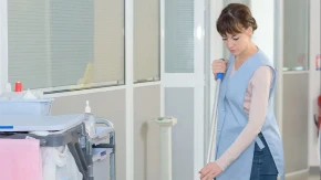 "Ubijamo se od posla za 950 evra, a oni nas ponižavaju" - čistačica otkrila kako izgleda rad u hrvatskoj bolnici