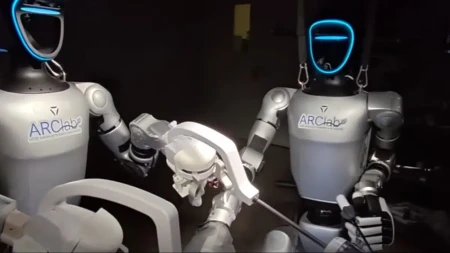 Neviđeno u istoriji: Humanoidni roboti operisali žive svinje, ono što sledi moglo bi da promeni medicinu