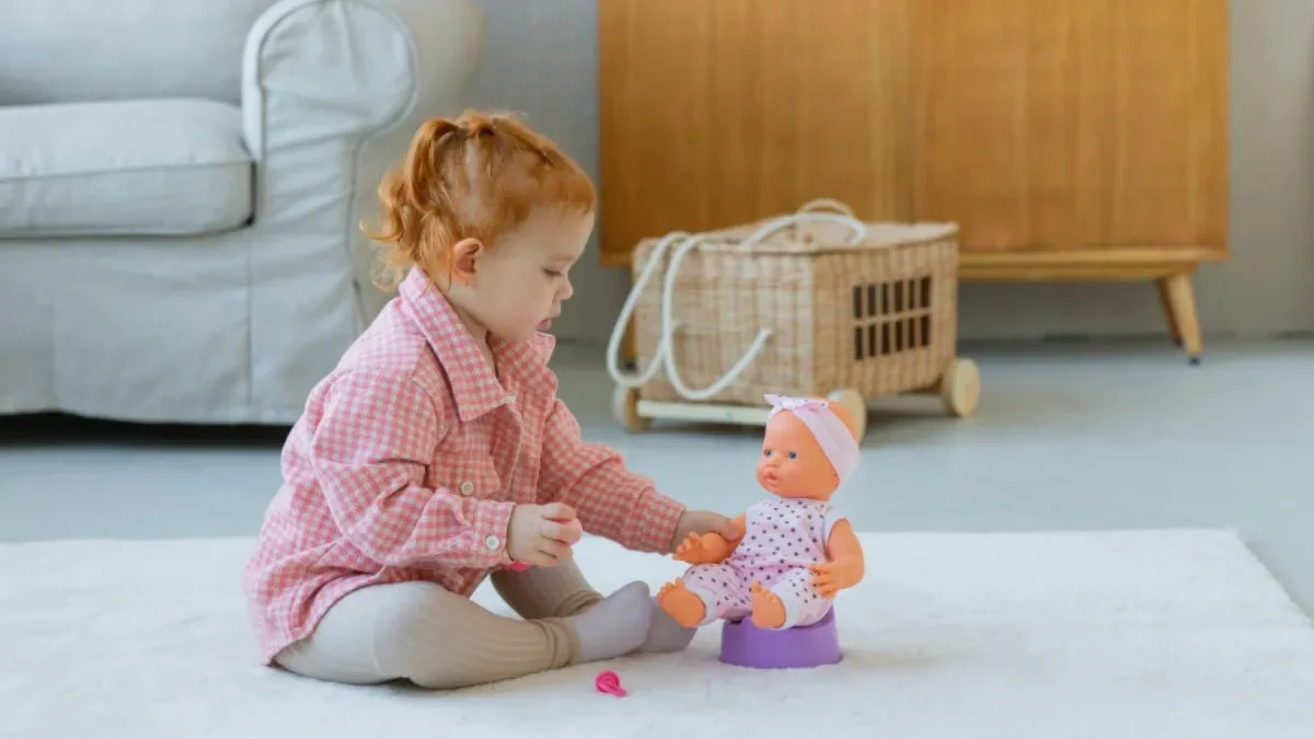 Boja urina kod deteta: šta može da znači i kada treba obratiti pažnju?