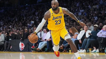 Hteo sam da se povučem, ali... Oglasio se Lebron Džejms