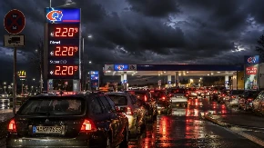 Energetski kolaps u EU: Cene goriva probile istorijske rekorde, počelo ograničavanje točenja!