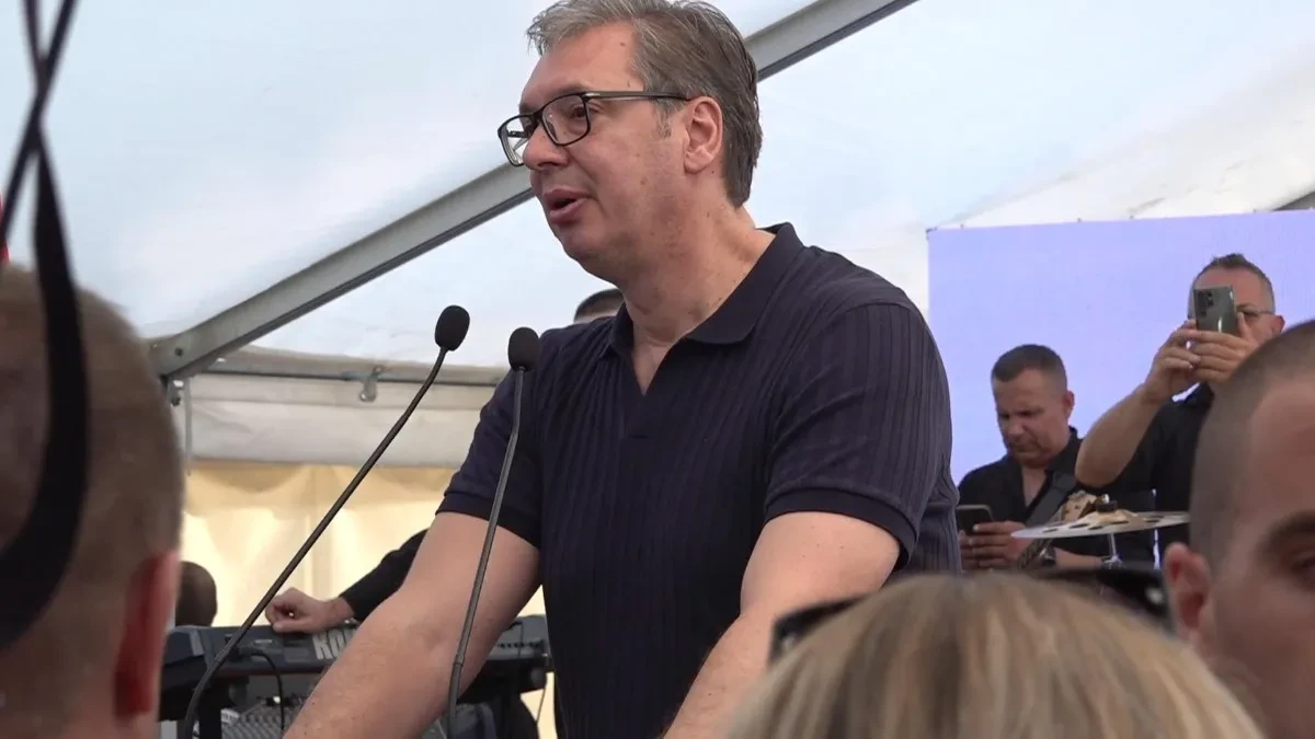Vučić se obratio narodu u Bogatiću! "Ovde su godinu i po dana sprovodili pravi pravcati teror, vreme je da ih pobedimo ubedljivije nego ikada!"