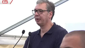 Vučić najavio veće plate za zaposlene u Centrima za socijalni rad: Objasnio i zašto: "Njih nećemo zaboraviti"