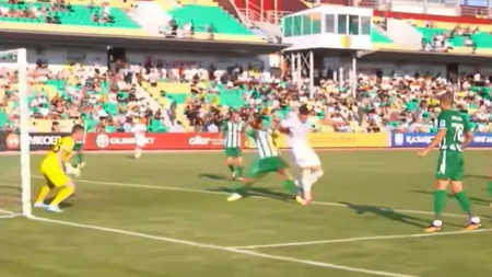 Uroševa peta za TV špice: Crno-beli gledali ka Kazahstanu i videli sjajan gol Srbina 