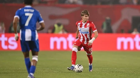 Englezi krenuli u ofanzivu na Vasilija Kostova, Zvezda zadovoljno "trlja ruke"