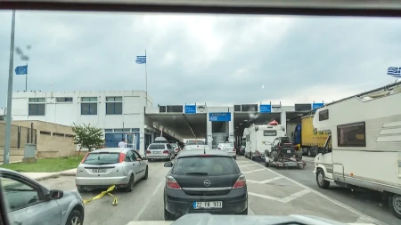 Gužve kakve se ne pamte na grčkim granicama - carinici traže veće plate, turisti čekaju