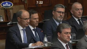 Desetak opozicionara u sali, eto koliko ih zanima tema i odgovor premijera! Jovanov: "I sad će ti isti na izborima da traže poverenje da im se da mandat! Zašto bi?!"