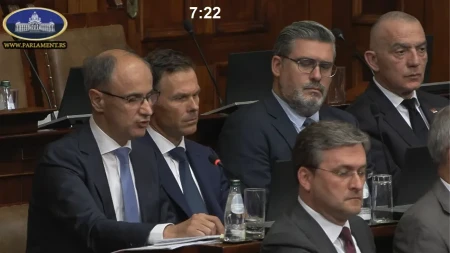 Desetak opozicionara u sali, eto koliko ih zanima tema i odgovor premijera! Jovanov: "I sad će ti isti na izborima da traže poverenje da im se da mandat! Zašto bi?!"