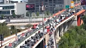  Zapalio se autobus na Gazeli: Dve trake zatvorene, vozila prolaze usporeno