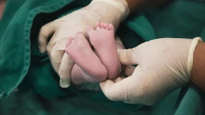 Tokom porođaja tvrdila je da je umrla i srela pokojnog oca: Njegove reči promenile su joj pogled na život