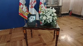 Održana komemoracija Oliveri Katarini: Ovaj političar je držao govor, a evo ko je samo došao da izjavi saučešće sinu Manetu