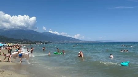 Raj za džepove turista - u Nei Poriju ležaljka, frape, krofna i voda samo šest evra