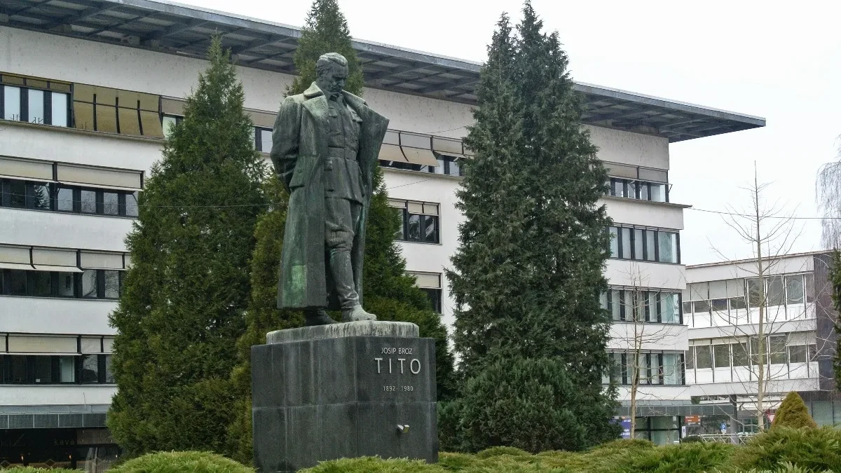 Odsekao "glavu Titu" i vozio je okolo u prtljažniku: Preti mu robija, evo na koliko godina