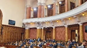 "Uzeće vam mesta ovi studenti što su stariji od vas" Lončar pokopao opoziciju u Skupštini